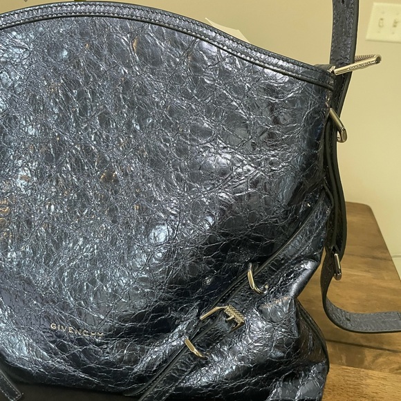 NWT Givenchy Voyou Medium Hobo - Picture 3 of 16